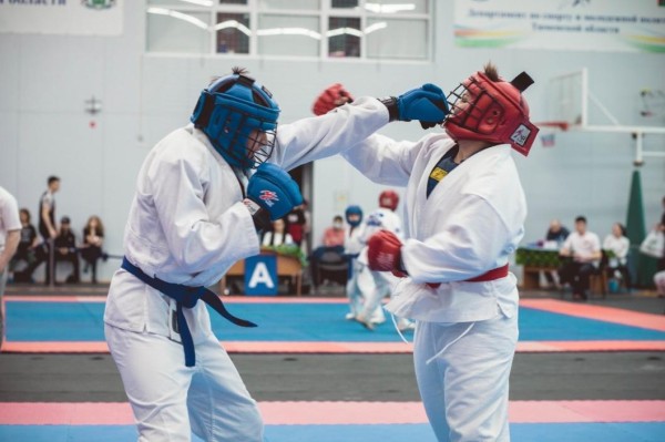 100 рукопашников поспорят за награды в Тюмени