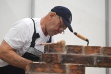 Лучший каменщик Тюменской области работает на заводе ЖБИ-3