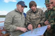 Александр Моор проверил ход работ по подготовке к паводку в Тобольске