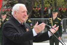 В Тюмени прошел митинг в честь годовщины присвоения звания "Город трудовой доблести"