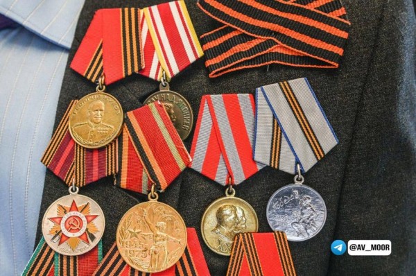 Александр Моор: общение с ветеранами помогает понять силу народа-победителя Александр Моор: общение с ветеранами помогает понять силу народа-победителя