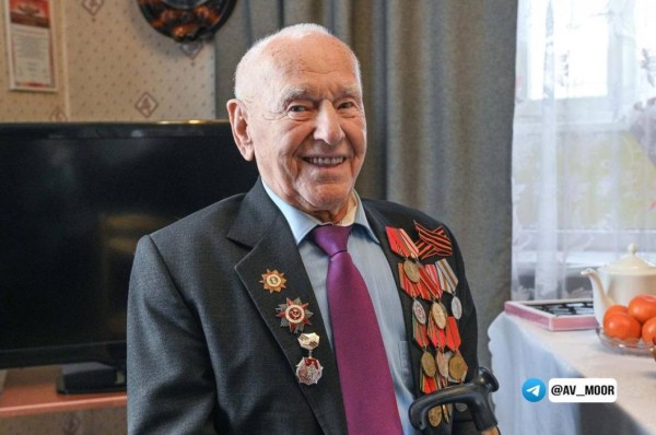 Александр Моор: общение с ветеранами помогает понять силу народа-победителя Александр Моор: общение с ветеранами помогает понять силу народа-победителя