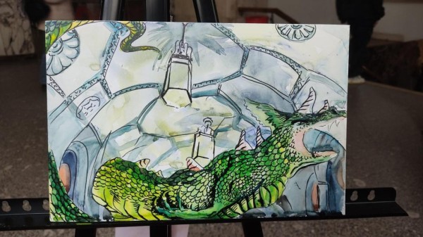Тобольская художница рисует драконов в московском метро 