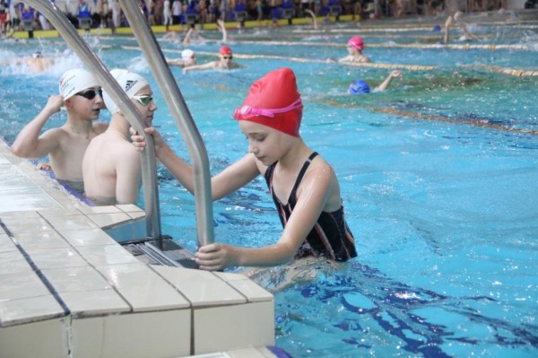 Около 600 пловцов поборются за Кубок главы Тюмени