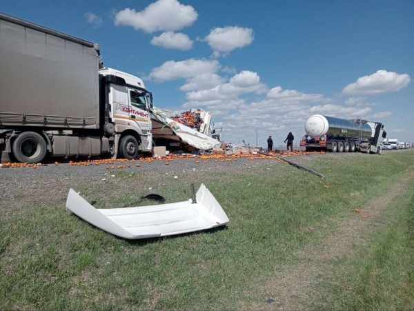 В ДТП с большегрузами в Абатском районе пострадал один из водителей