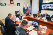 Александр Моор проверил ход работ по подготовке к паводку в Тобольске