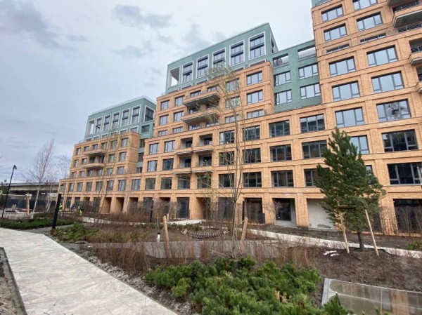 Тюменский застройщик сдал в эксплуатацию дом по улице Причальной 