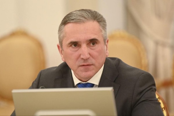 Александр Моор развеял слухи о слиянии Тюменской области и Ханты-Мансийского автономного округа Александр Моор развеял слухи о слиянии Тюменской области и Ханты-Мансийского автономного округа