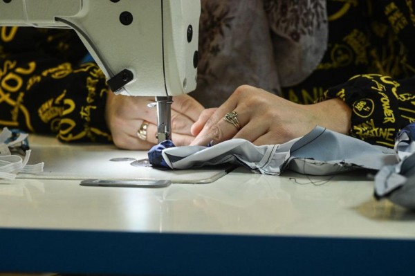 Александр Моор поздравил&nbsp;работников текстильной и легкой промышленности с профессиональным праздником