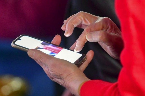 Тюменский ученый: использование смартфона по вечерам может вызвать ожирение