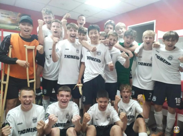 Юные футболисты "Тюмени" обыграли соперников из "Алтая" 