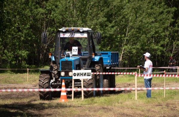 30 трактористов поспорят за звание лучшего в Тюменской области 