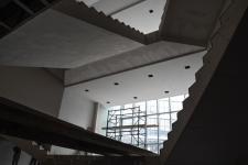 На новом корпусе ТюмГУ установят 42 колонны с декоративными элементами