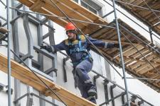 На новом корпусе ТюмГУ установят 42 колонны с декоративными элементами