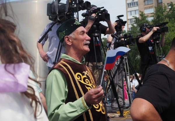 Евгений Воробьев: проводить фестиваль "Мост дружбы" в День России &mdash; добрая традиция
