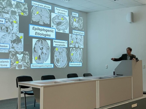 Нейрохирург из Бразилии дал мастер-класс по хирургии эпилепсии в Тюмени 