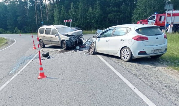 В двух ДТП под Тюменью травмированы шестеро детей