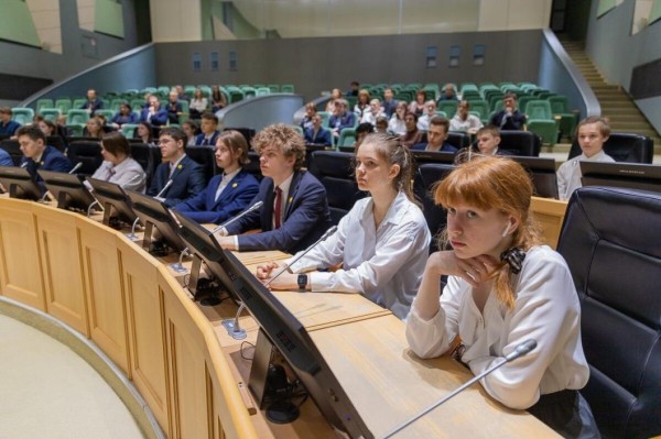 36 тюменцев вошли в состав молодёжной палаты при городской думе