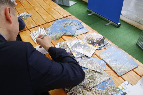 Более пяти тысяч эксклюзивных открыток отправили тюменцы в День города