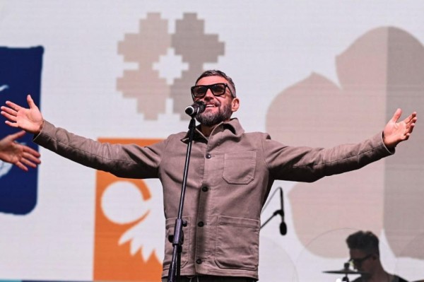 Группа Uma2rman выступает на площади 400-летия Тюмени