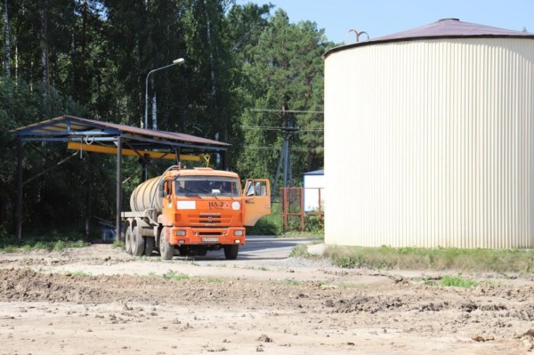 В Нижней Тавде строят тротуар вдоль главной улицы села