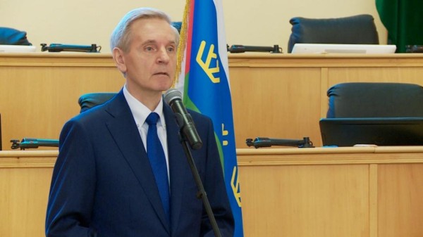 Отцам героев СВО вручили медали "Отец солдата"