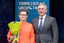 Александр Моор отметил Благодарностями жителей Викуловского района