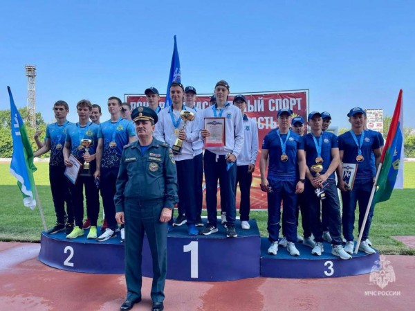 Тюменские спасатели вернулись с наградами с соревнований в Челябинске 