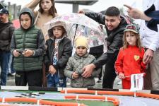 Более 200 авто стартовали в колоне Парада красных машин в Тюмени