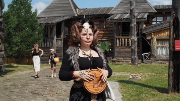 На "Абалакском поле" под Тобольском идут бои древних воинов