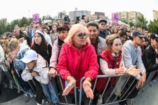 Группа Uma2rman выступает на площади 400-летия Тюмени