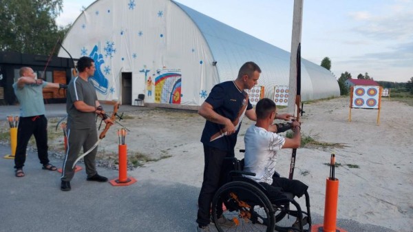 В Тюменской области ветеранов СВО адаптируют к мирной жизни через стрельбу из лука