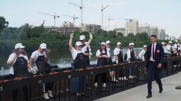 Тюменский шашлык длиной 438 метров попал в Книгу рекордов России 