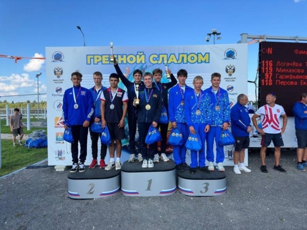 Тюменцы завоевали бронзу всероссийских стартов по гребному слалому