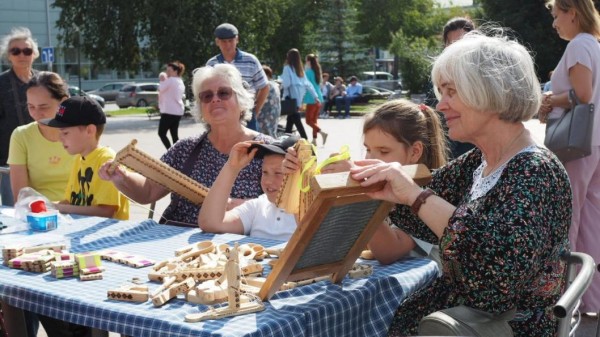 C предприятиями Нижнетавдинского района знакомят тюменцев на Цветном бульваре