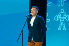 Александр Моор вручил награды 17 спортсменам и тренерам региона 