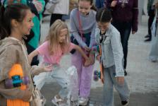 Бульвар  воды с сухим фонтаном и качелями открыли в Тюмени