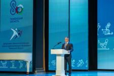 Александр Моор вручил награды 17 спортсменам и тренерам региона 