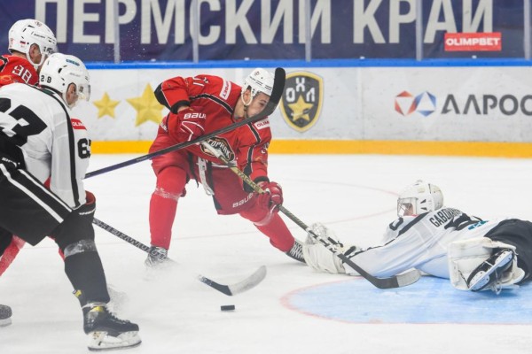 Тюменский ХК "Рубин" всухую победил "Горняк-УГМК" в Перми