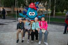 Бульвар  воды с сухим фонтаном и качелями открыли в Тюмени