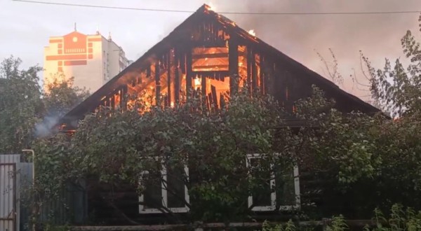 Пожар на улице Трактовой в Тюмени ликвидирован Пожар на улице Трактовой в Тюмени ликвидирован
