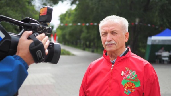 105-летие комсомола отметили тюменцы в  Комсомольском сквере