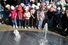 Бульвар  воды с сухим фонтаном и качелями открыли в Тюмени