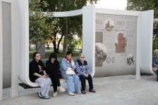 Бульвар  воды с сухим фонтаном и качелями открыли в Тюмени