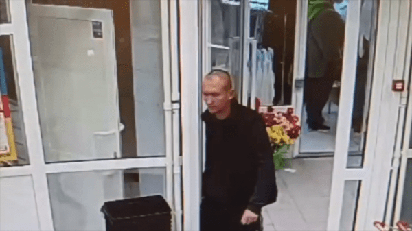 Подозреваемого в краже кошелька у пенсионерки ищет полиция в Тюмени