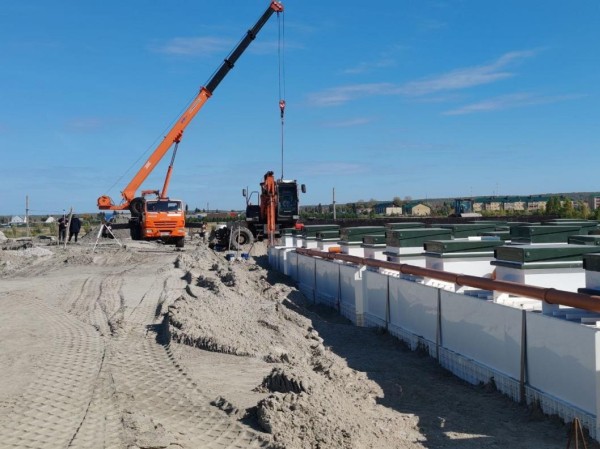 Технологические сети блоков биологической очистки монтируют под Упорово