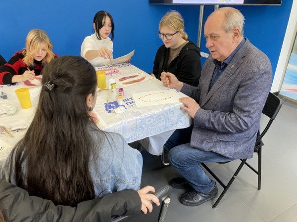 Тематические встречи и мастер-классы организуют для юных тюменцев депутаты гордумы