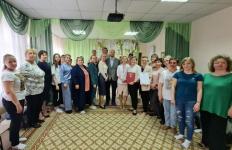 Работников детских садов Тюмени с профессиональным праздником поздравили городские депутаты