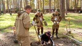 Более 200 поисковиков из пяти регионов отрабатывают навыки на полигоне под Тюменью Более 200 поисковиков из пяти регионов отрабатывают навыки на полигоне под Тюменью