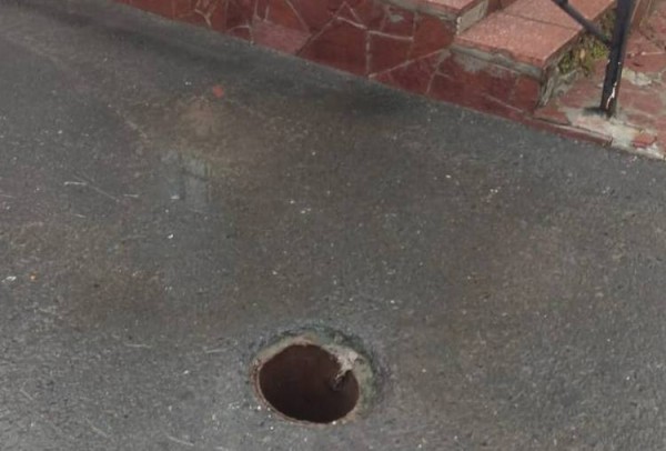 В Ишиме девочка провалилась ногой в открытую трубу